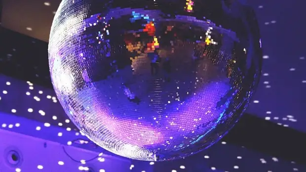 В четырёх муниципалитетах Крыма ограничили работу дискотек