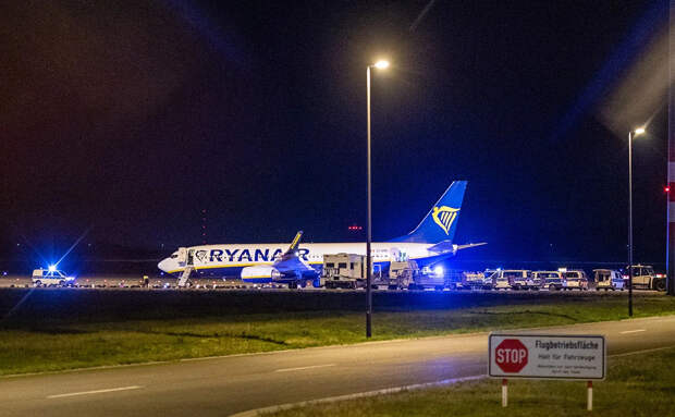 "Опять - двадцать пять". Лайнер RYANAIR экстренно посадили в Берлине: по той же схеме, что и ранее в Минске.