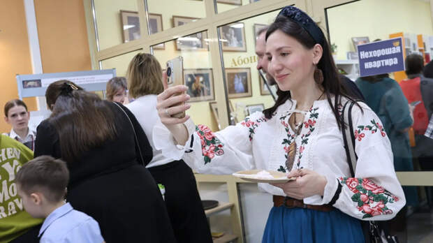 Как проходит "Библионочь" в Барнауле: фоторепортаж из "Шишковки"