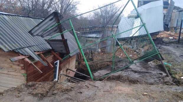 Режим ЧС ввели в нижегородской деревне из-за сползающих в овраг домов