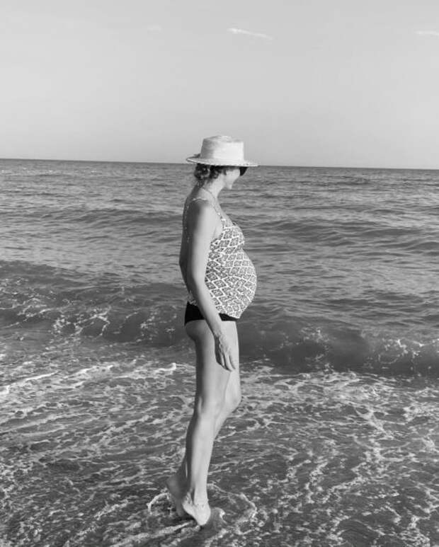 Беременная Екатерина Осадчая в отпуске