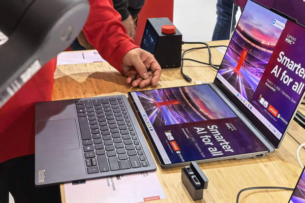 Lenovo представила ноутбук Modular AI PC со сменной клавиатурой и вторым экраном