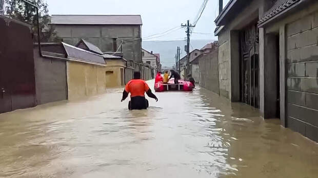 Земляной вал Геджухского водохранилища прорвало в Дагестане