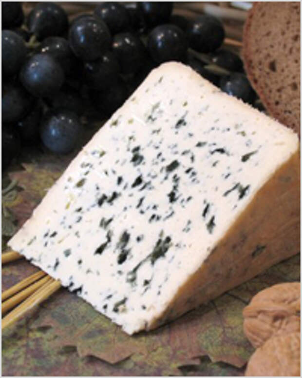 Блё д’Овернь (Bleu d’Auvergne) – производится в провинции Овернь из коровьего молока. Обладает насыщенным, острым вкусом. 