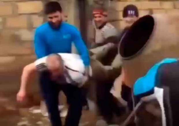 В дагестанской деревне есть одна сумасшедшая суеверная традиция, похожая скорее на пытки