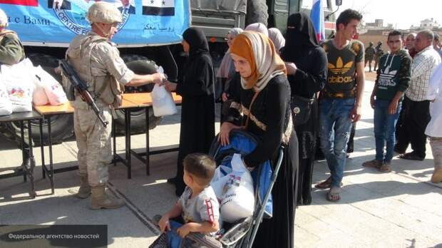Жители сирийской провинции Даръа получили гумпомощь со стороны военных РФ