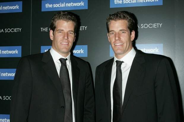 Братья-близнецы из Нью-Йорка стали первыми биткоиновыми миллиардерами биткоины, богачи, в мире, вложение, деньги, люди