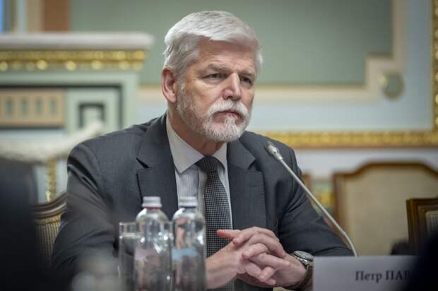 Президент Чехии обратился к НАТО из-за Гренландии