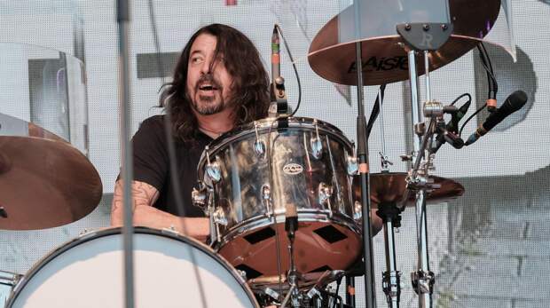 Барабанщик группы Nirvana раскрыл секрет своего пивного ритуала перед концертами