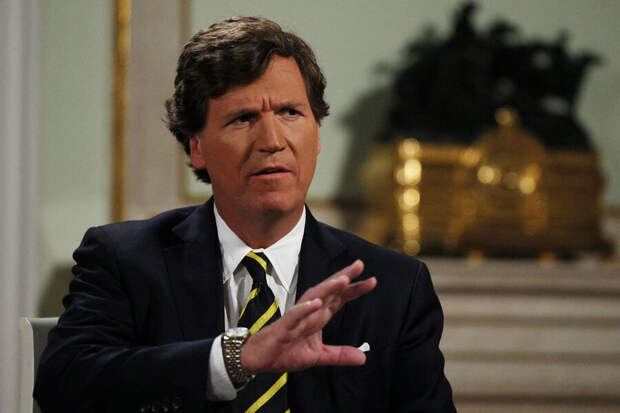 Такер Карлсон заявил о предательстве Трампа, попавшего под влияние неоконсерваторов