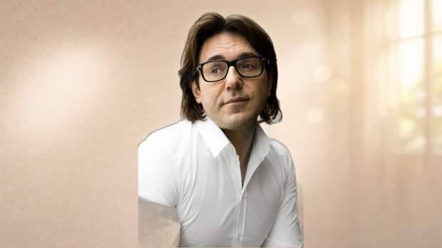 От эфира до дворца : Как Андрей Малахов сколотил состояние на 200 «квадратов» элитной недвижимости и превратил дом в частный музей