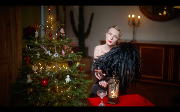 «Я всегда говорила, что буду стариться в Париже»: Рената Литвинова ответила на вопросы о старости, внуках и тоске по России