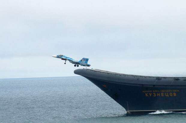 После СССР: моряки из самостийной уходили вместе с кораблями После СССР: моряки из самостийной уходили вместе с кораблями