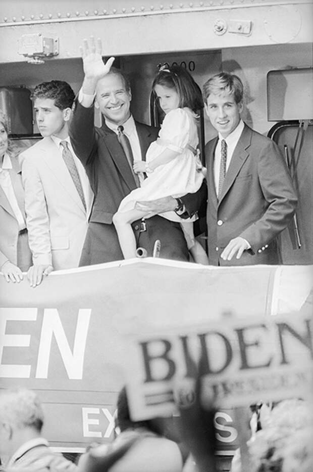 Джо Байден с сыновьями Бо и Хантером и дочерью Эшли