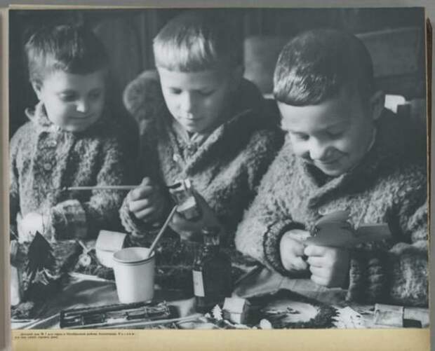 Дети в СССР - альбом 1947 года (19 фотографий) Дети в СССР - альбом 1947 года (19 фотографий)