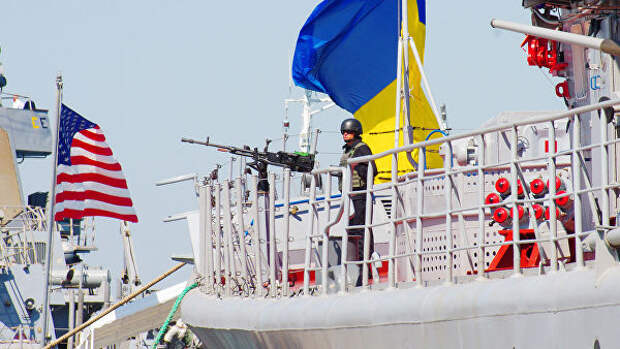 Флагман ВМС Украины — сторожевой корабль проекта 1135 Гетман Сагайдачный и ракетный эсминец ВМС США Дональд Кук