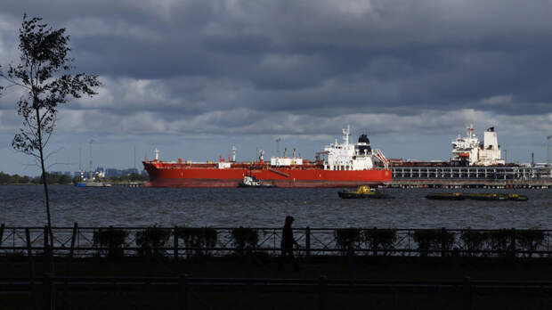 Кремль заверил, что бюджет справится с падением нефтегазовых доходов