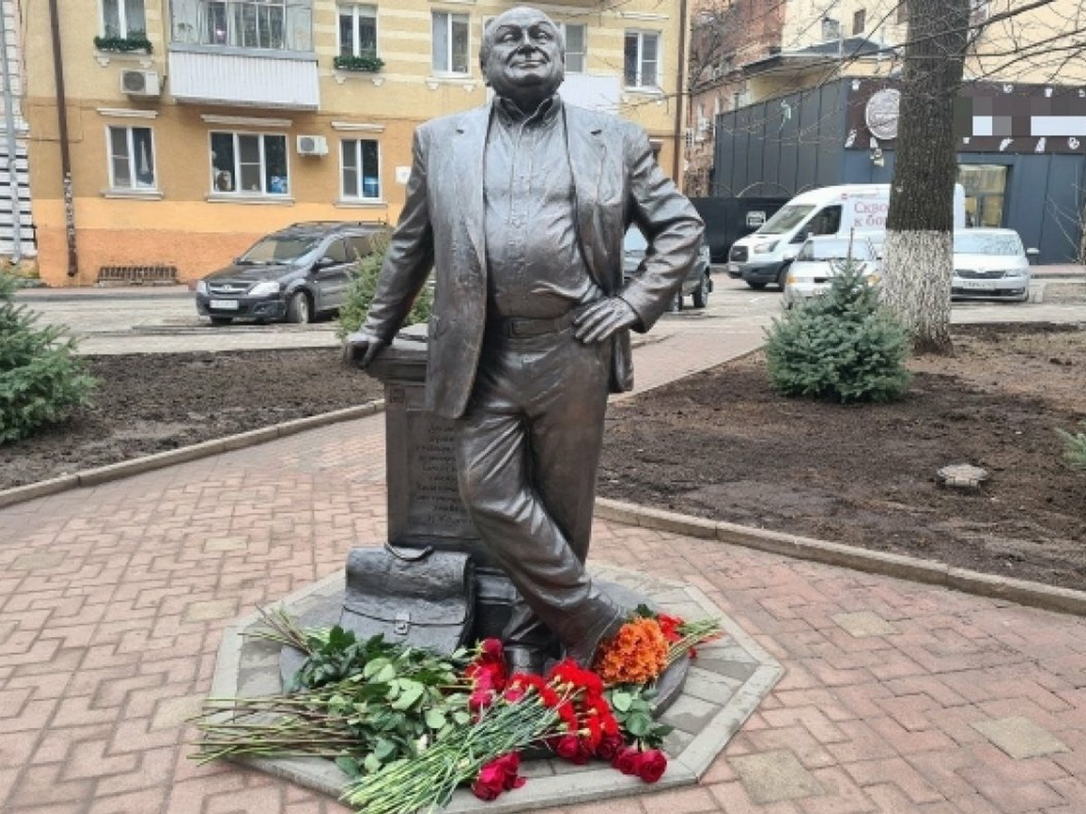 Памятник Жванецкому