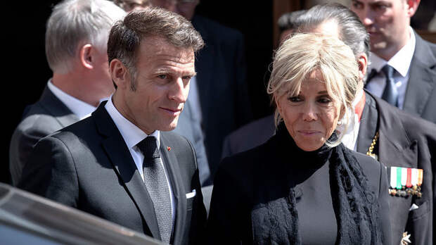 Жена Макрона пожаловалась на приступы пессимизма