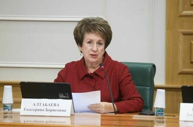 Сенатор Алтабаева: Важно не допускать распространения опасных БАДов