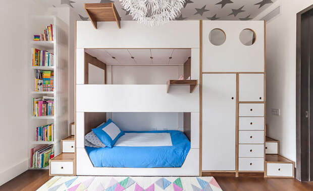 Три в одном: двухъярусная кровать с хранением и лестницами