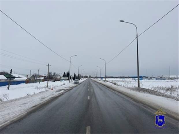 Женщина и 13-летняя девочка пострадали в разбитой машине в Самарской области