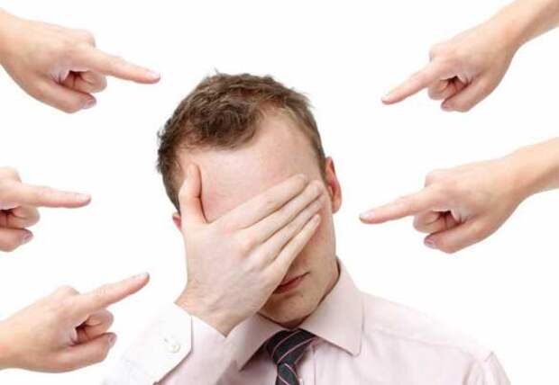 «Это абсолютно жалко»: французы пристыдили Макрона за эксплуатацию «трагедии украинского народа»