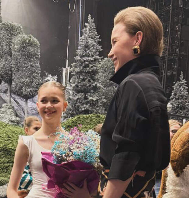 Балерина Наталья Сомова опубликовала редкое фото с дочерью от фигуриста Маринина