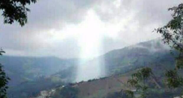В небе Колумбии появился образ Иисуса Христа
