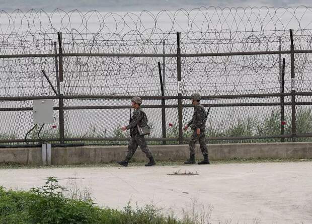 Южнокорейские военные обвинили северокорейских военных в пересечении границы