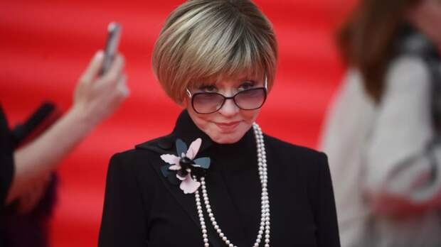 Опубликованы последние кадры с Верой Алентовой на прощании с актёром Лобоцким