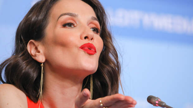 «Mucho amor»: Наталия Орейро нежно пожелала россиянам любви в Новом году