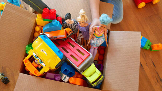 Mattel начала принимать старые Барби и машинки на переработку