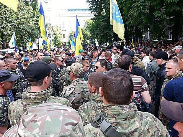 Украина для США и ЕС - «дешевое пушечное мясо» Украина для США и ЕС - «дешевое пушечное мясо»