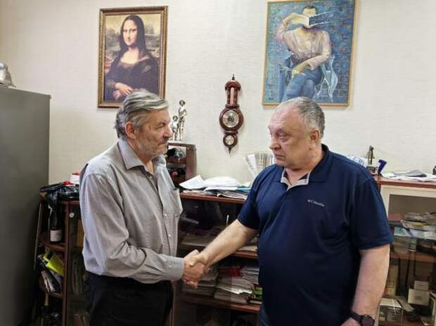 Российский закон работает, но только по спецпропуску