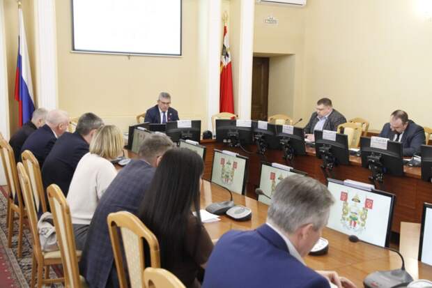 Опубликован список телефонов «горячей линии» муниципальных служб Смоленска на майские праздники