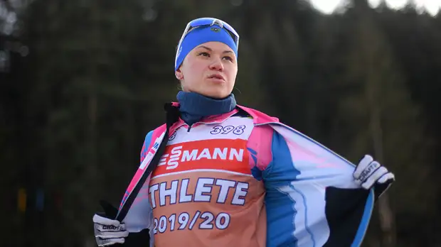 Безрезультатная поездка на ЧМ и проигранная конкуренция: что стоит за разговорами о возможной смене Резцовой гражданства