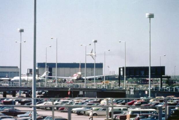 Рейс 191 American Airlines после потери двигателя в аэропорту Чикаго О'Хара. Все 271 пассажиров на борту, а также 2 человека на земле погибли. 25 мая 1979 г. история, ретро, фото, это интересно