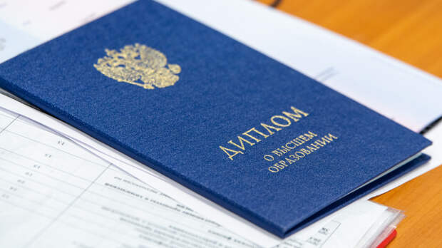 Вундеркинд Алиса Теплякова в 13 лет получила диплом педагога-психолога