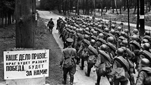 Мобилизация. Колонны бойцов движутся на фронт. 23 июня 1941 года