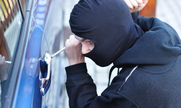 В Архангельске 16-летний подросток пойдёт под суд за угон автомобиля и кражу