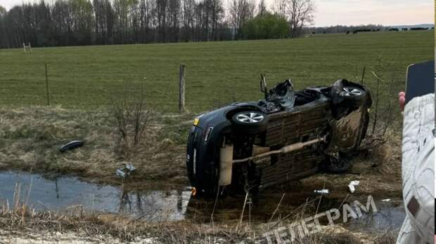 В Одоевском районе водитель не справился с управлением, авто перевернулось и врезалось в столб