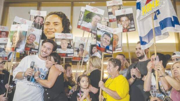 Родственники израильских заложников в Газе ожидают их возвращения