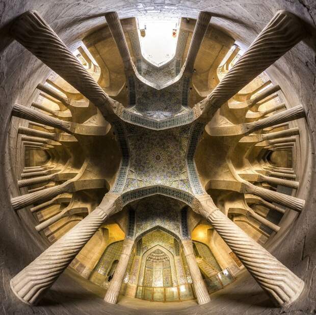 MosqueCeilings05 Чарующие и гипнотизирующие своды мечетей