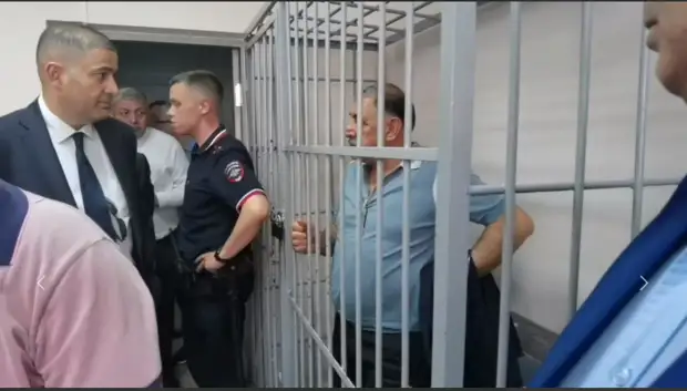 "Это путинская ностальгия по тюрьме народов". Азербайджанская община России вдруг осудила Баку