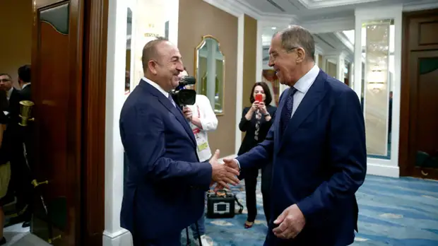 Лавров обсудил с главой МИД Турции ситуацию в Идлибе