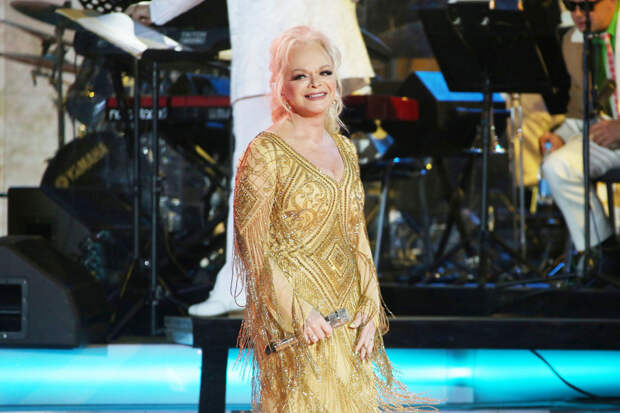 «Не торопится возвращаться»: Лариса Долина наслаждается роскошным отдыхом в Эмиратах, несмотря на жилищный скандал