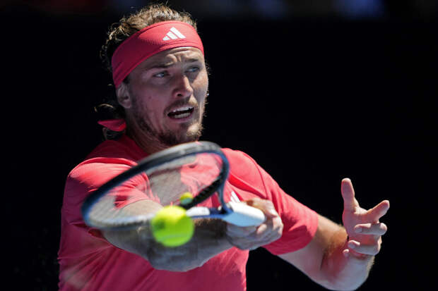 Теннисист Зверев сказал, что устал от отца и брата