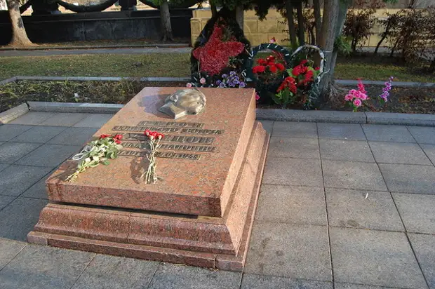 могила Николая Кузнецова на Холме Славы во Львове