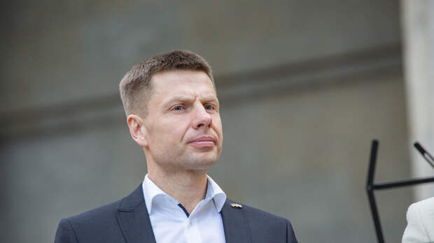 Гончаренко призвал Зеленского заканчивать клоунаду с санкциями